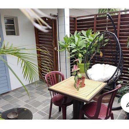 Appartements Et Chambres En Coeur De Ville Saint-Denis - Entree Autonome - Check In 14H30- Buitenkant foto