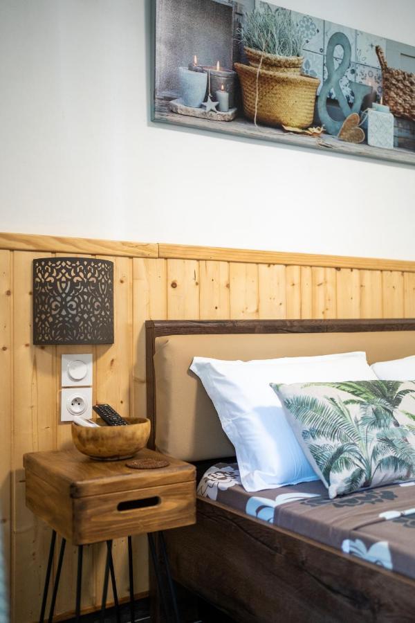 Appartements Et Chambres En Coeur De Ville Saint-Denis - Entree Autonome - Check In 14H30- Buitenkant foto