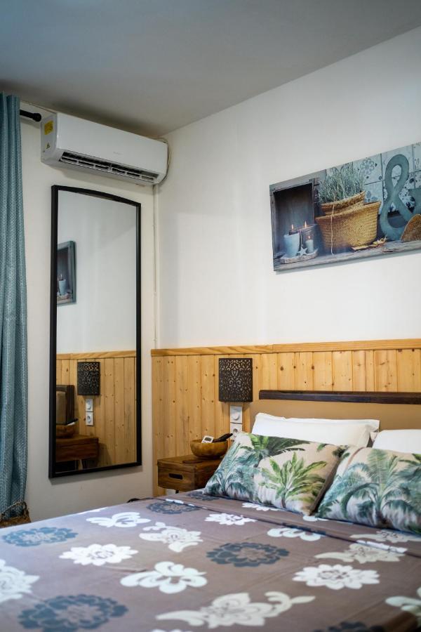 Appartements Et Chambres En Coeur De Ville Saint-Denis - Entree Autonome - Check In 14H30- Buitenkant foto