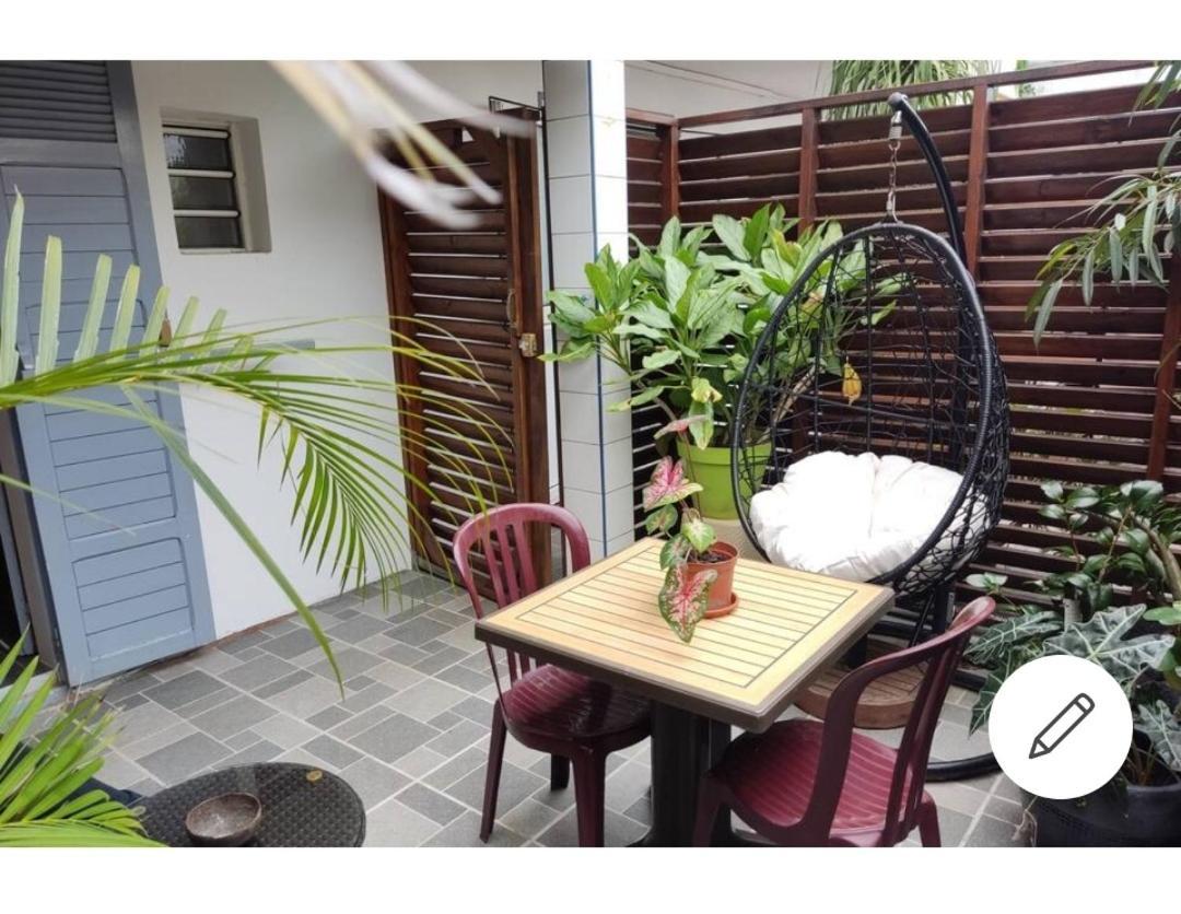 Appartements Et Chambres En Coeur De Ville Saint-Denis - Entree Autonome - Check In 14H30- Buitenkant foto
