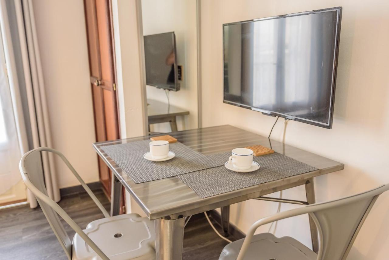 Appartements Et Chambres En Coeur De Ville Saint-Denis - Entree Autonome - Check In 14H30- Buitenkant foto