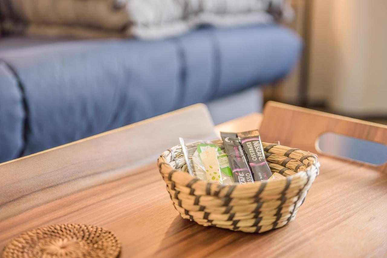 Appartements Et Chambres En Coeur De Ville Saint-Denis - Entree Autonome - Check In 14H30- Buitenkant foto
