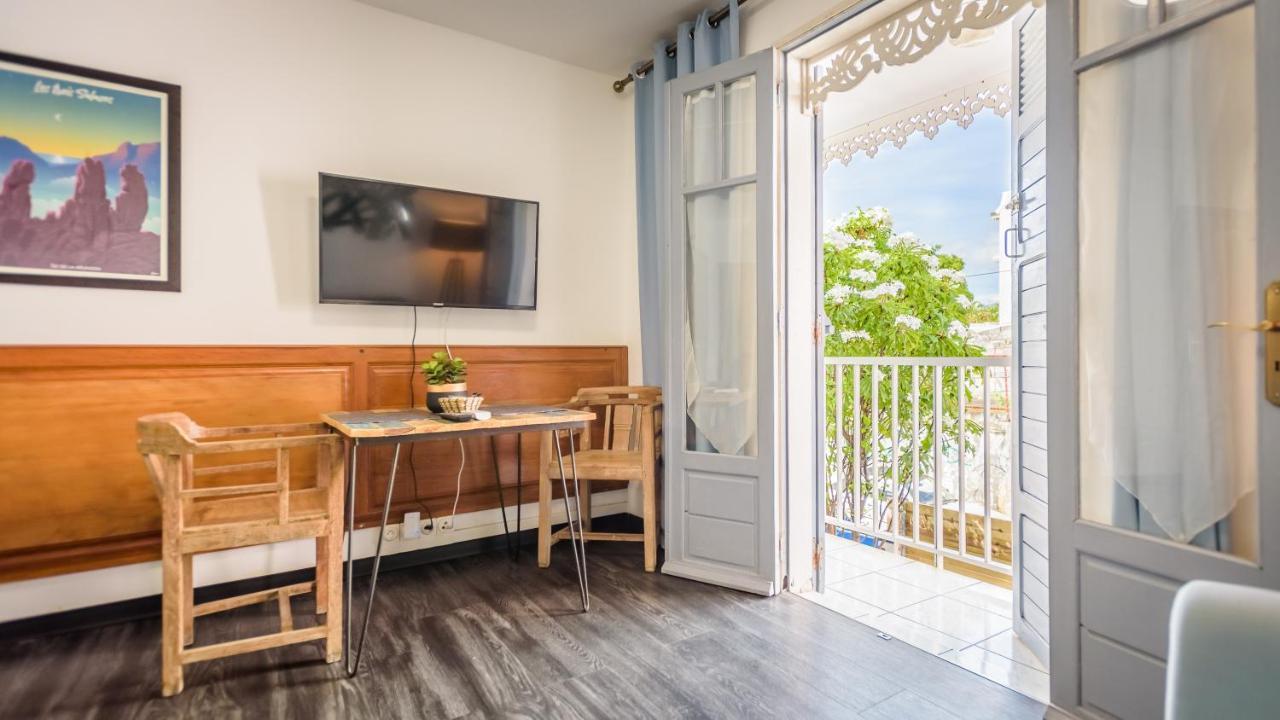 Appartements Et Chambres En Coeur De Ville Saint-Denis - Entree Autonome - Check In 14H30- Buitenkant foto