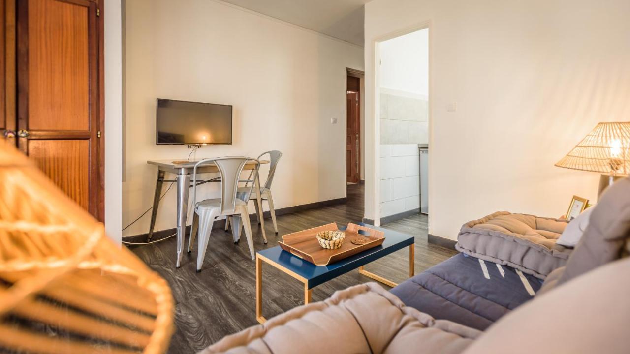 Appartements Et Chambres En Coeur De Ville Saint-Denis - Entree Autonome - Check In 14H30- Buitenkant foto